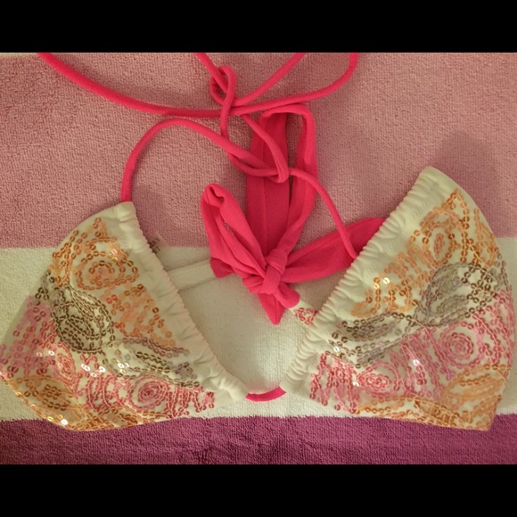 🔥One piece red and one White only Left!! VICTORIAS BIKINI BOTTOMS & Tops - Picture 5 of 8